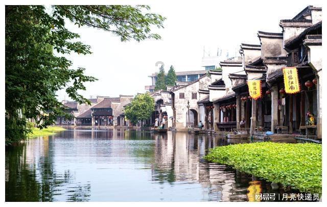 速读2024年北京市政府工作报告 | 2023年北京获准向公众开放的生成式人工智能大模型产品占全国近一半